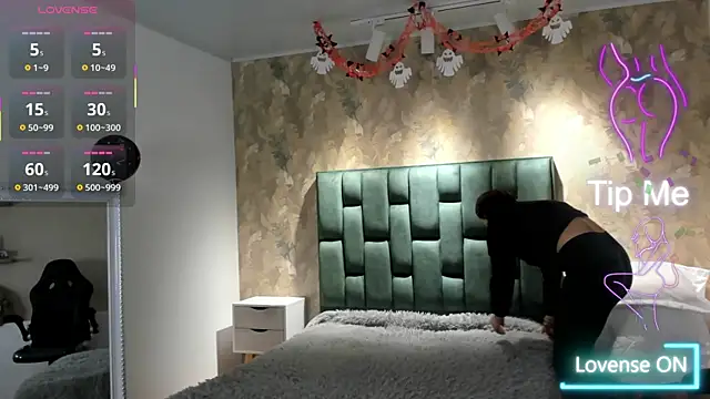 april dumont online show from 27, 10, 2025