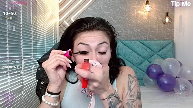 april dumont online show from 18, 3, 2025