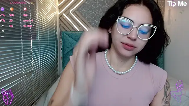 april dumont online show from 13, 3, 2025