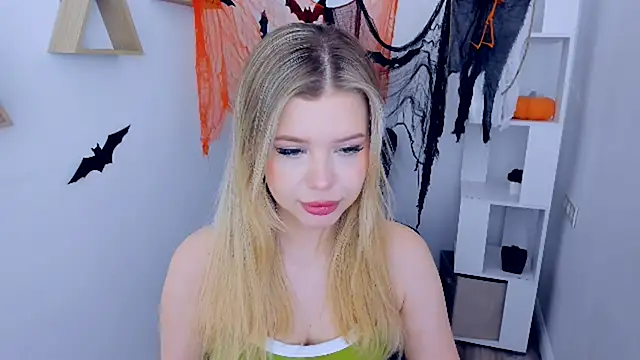 FollowLovee online show from 2, 11, 2025