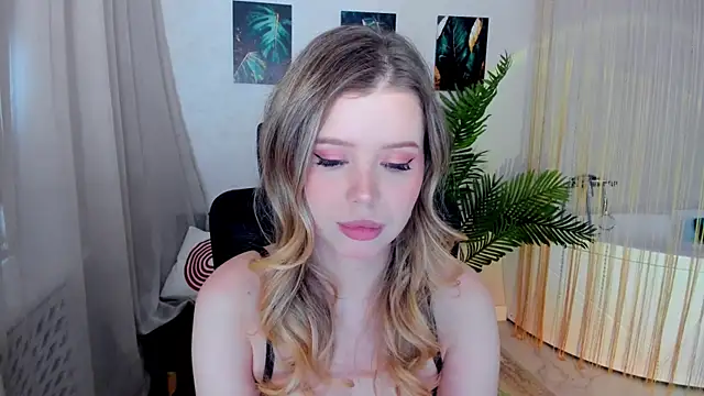 FollowLovee online show from 11, 4, 2026