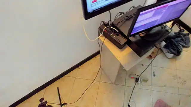 EvaxEmma online show from 5, 3, 2025