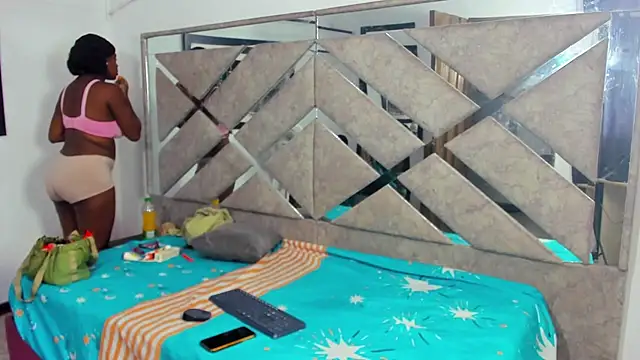 EvaxEmma online show from 2, 11, 2025