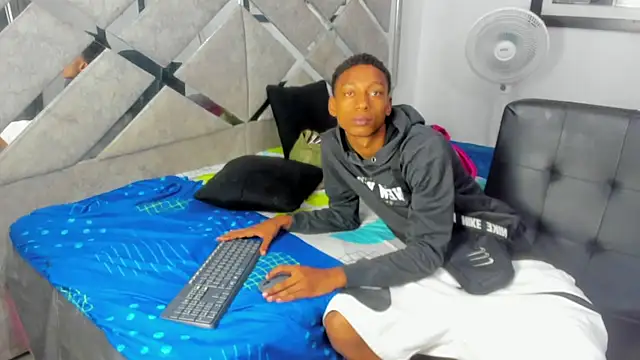 EvaxEmma online show from 15, 1, 2026