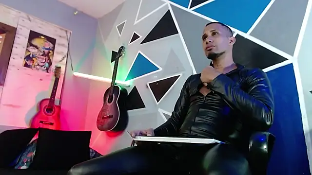 MagnusFrost online show from 3, 12, 2025