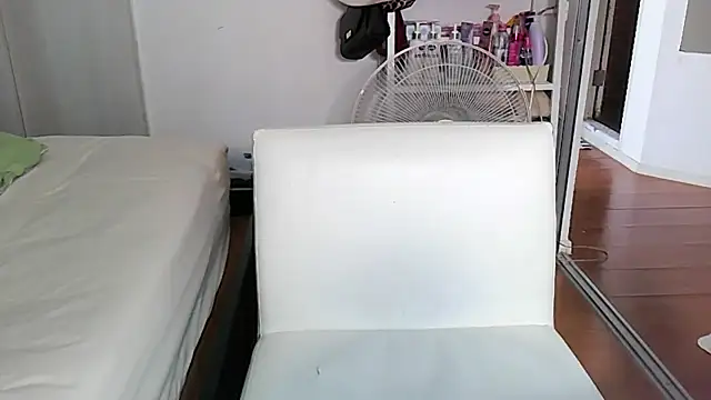 Snapshot of iamMalixxx chatting on 5, 2, 2026 iamMalixxx online show from 5, 2, 2026