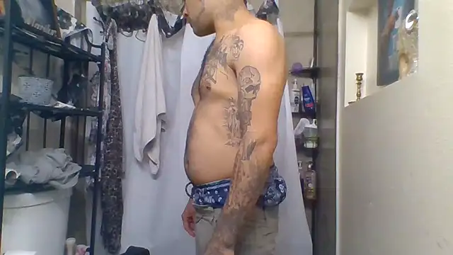 Snapshot of Houstonslong1 chatting on 27, 12, 2024 Houstonslong1 online show from 27, 12, 2024