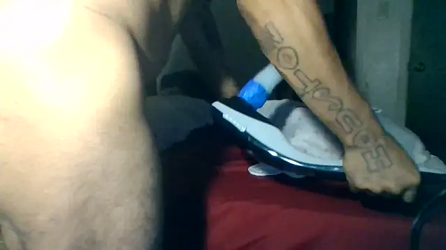 Snapshot of Houstonslong1 chatting on 14, 11, 2025 Houstonslong1 online show from 14, 11, 2025