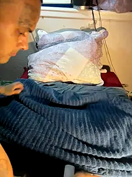 Snapshot of Houstonslong1 chatting on 12, 11, 2025 Houstonslong1 online show from 12, 11, 2025