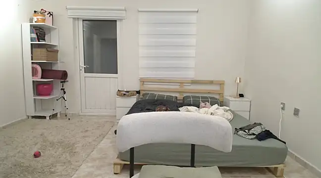 yaprakmericc online show from 18, 2, 2025