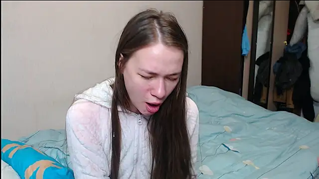 leila bambi  online show from 17, 2, 2025