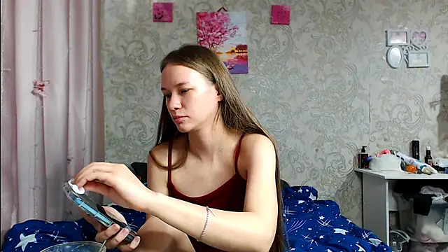 leila bambi  online show from 8, 10, 2025