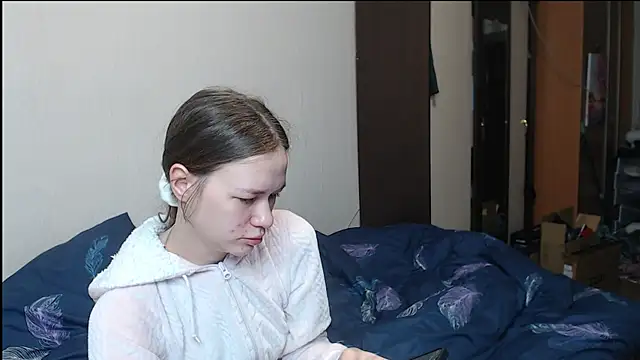 leila bambi  online show from 13, 3, 2025