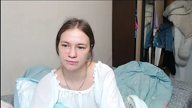 leila bambi  online show from 11, 2, 2025