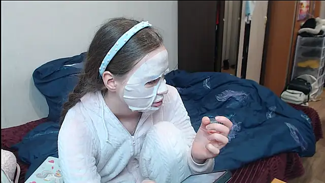 leila bambi  online show from 14, 3, 2025