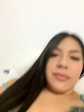 Latina vanessa online show from 3, 10, 2025