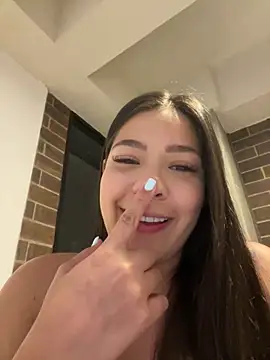 Latina vanessa online show from 8, 4, 2026