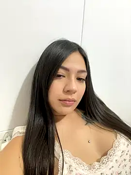 Latina vanessa online show from 24, 10, 2025