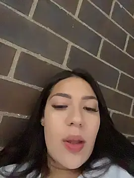 Latina vanessa online show from 4, 5, 2026