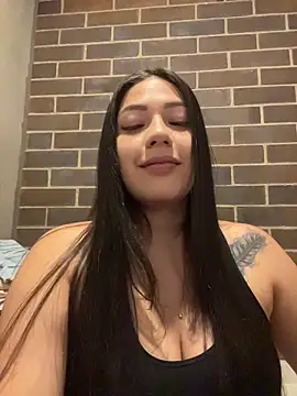 Latina vanessa online show from 19, 5, 2026