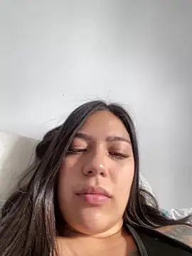 Latina vanessa online show from 29, 11, 2025