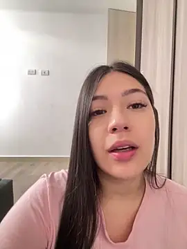 Latina vanessa online show from 2, 2, 2026