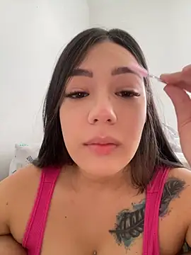 Latina vanessa online show from 4, 10, 2025