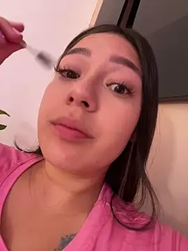 Latina vanessa online show from 27, 4, 2026