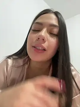 Latina vanessa online show from 13, 2, 2026