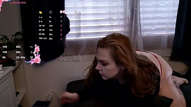 Snapshot of Big_Beautiful_MILF chatting on 18, 9, 2025 Big Beautiful MILF online show from 18, 9, 2025