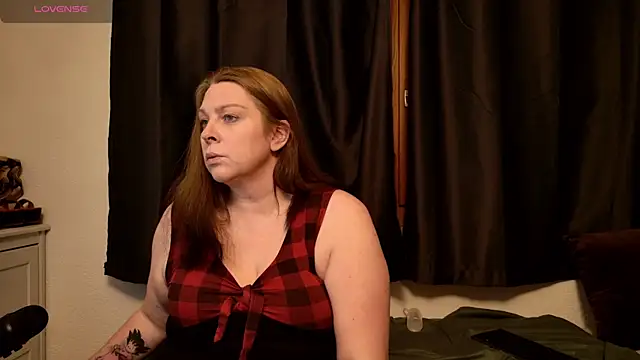 Snapshot of Big_Beautiful_MILF chatting on 17, 2, 2025 Big Beautiful MILF online show from 17, 2, 2025