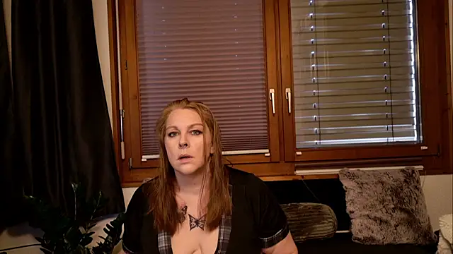 Snapshot of Big_Beautiful_MILF chatting on 2, 10, 2025 Big Beautiful MILF online show from 2, 10, 2025