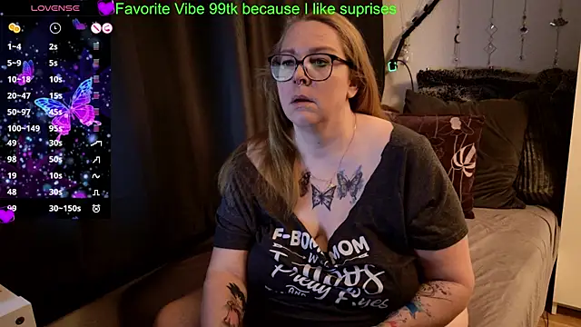 Big Beautiful MILF online show from 2, 4, 2026