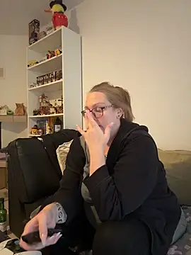 Snapshot of Big_Beautiful_MILF chatting on 20, 11, 2025 Big Beautiful MILF online show from 20, 11, 2025