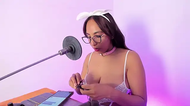 Leticia brownn1 online show from 27, 2, 2026