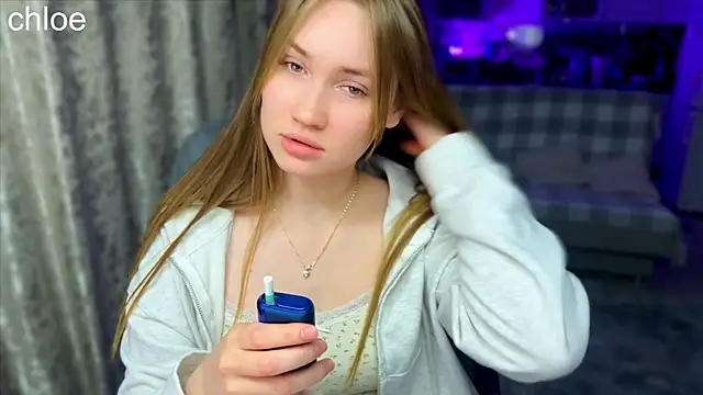 Snapshot of ChloeMillerMeow chatting on 7, 10, 2025 ChloeMillerMeow online show from 7, 10, 2025