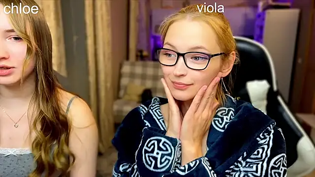 Snapshot of ChloeMillerMeow chatting on 3, 10, 2025 ChloeMillerMeow online show from 3, 10, 2025