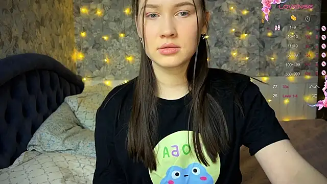 Snapshot of ChloeMillerMeow chatting on 26, 2, 2025 ChloeMillerMeow online show from 26, 2, 2025