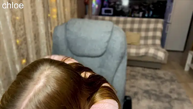 Snapshot of ChloeMillerMeow chatting on 12, 11, 2025 ChloeMillerMeow online show from 12, 11, 2025