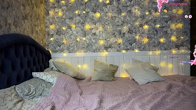 Snapshot of ChloeMillerMeow chatting on 25, 2, 2025 ChloeMillerMeow online show from 25, 2, 2025