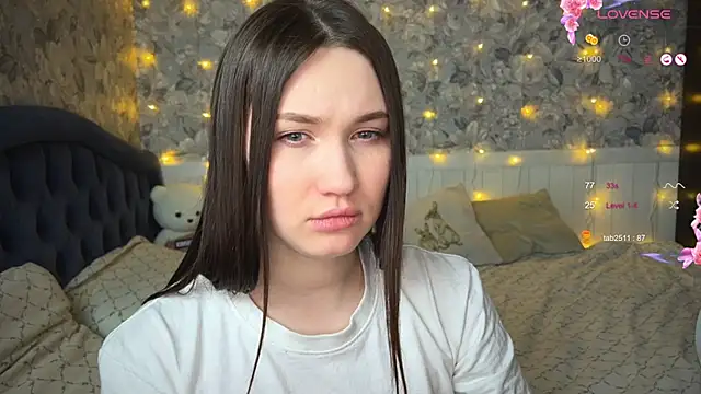 Snapshot of ChloeMillerMeow chatting on 28, 2, 2025 ChloeMillerMeow online show from 28, 2, 2025