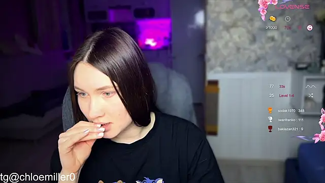 Snapshot of ChloeMillerMeow chatting on 4, 2, 2025 ChloeMillerMeow online show from 4, 2, 2025