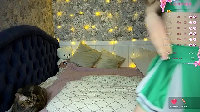 Snapshot of ChloeMillerMeow chatting on 25, 2, 2025 ChloeMillerMeow online show from 25, 2, 2025