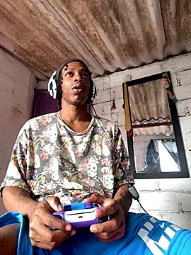 Larry-n-clouds online show from 28, 11, 2025