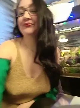 Snapshot of CamilleDesire chatting on 20, 3, 2025 CamilleDesire online show from 20, 3, 2025