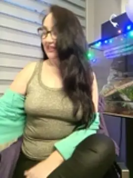 Snapshot of CamilleDesire chatting on 6, 10, 2025 CamilleDesire online show from 6, 10, 2025