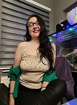 Snapshot of CamilleDesire chatting on 9, 10, 2025 CamilleDesire online show from 9, 10, 2025