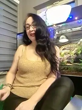 Snapshot of CamilleDesire chatting on 28, 2, 2025 CamilleDesire online show from 28, 2, 2025