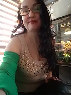 Snapshot of CamilleDesire chatting on 6, 3, 2025 CamilleDesire online show from 6, 3, 2025