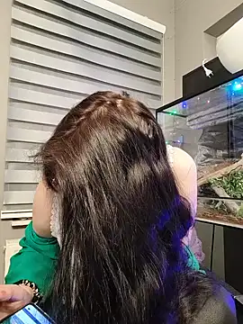 Snapshot of CamilleDesire chatting on 23, 11, 2025 CamilleDesire online show from 23, 11, 2025